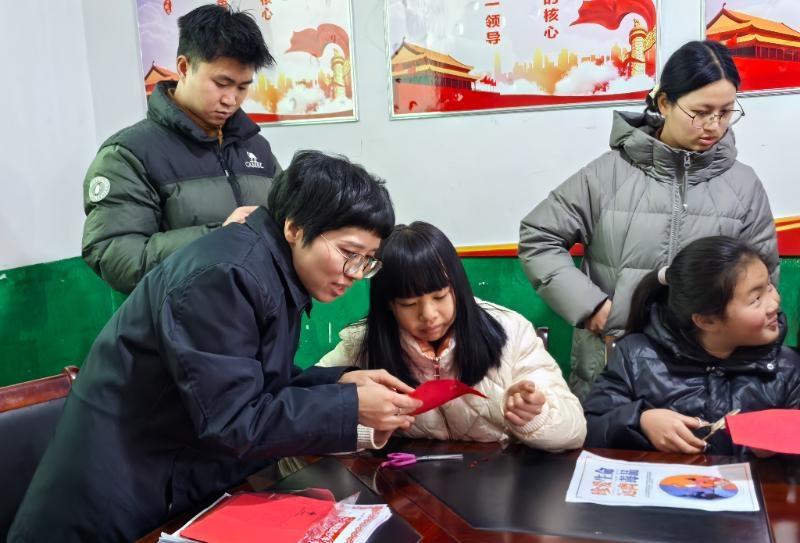 貴州盤州：當非遺邂逅法治，新春主題黨日活動“走新”更“走心”